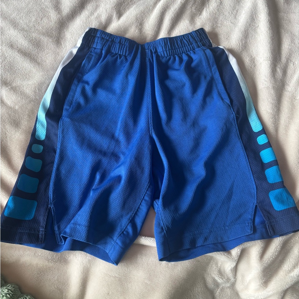 Nike elite Dri-FIT Blue Shorts youth large.